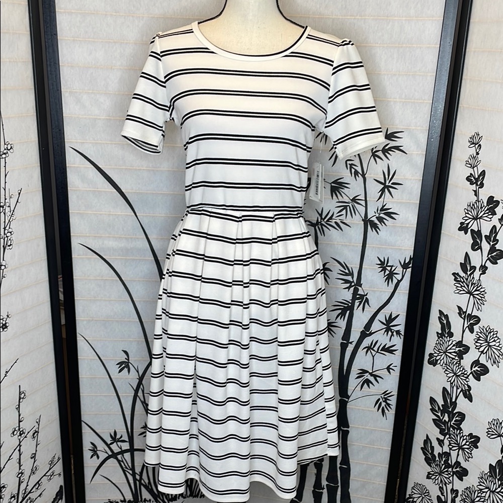 Lularoe Amelia Striped Black and White Dress M